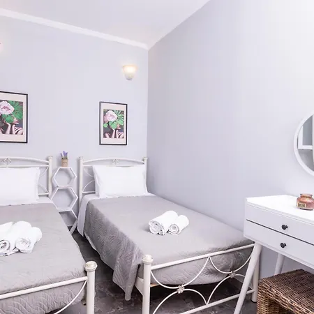 Chalet A Flower House Mantouki