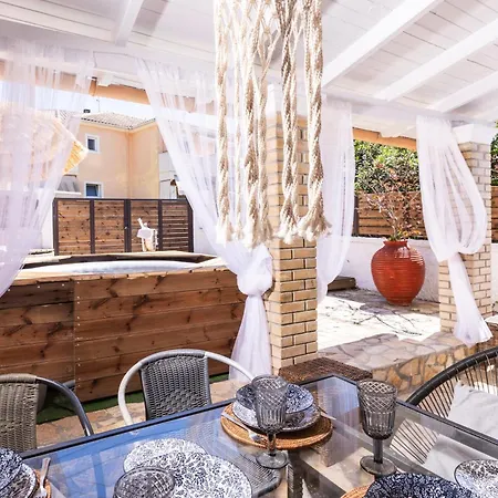 Chalet A Flower House Mantouki