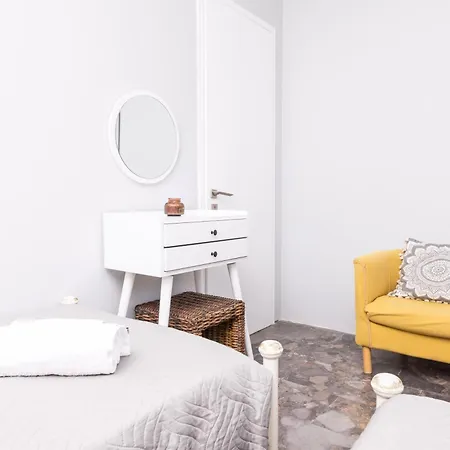 A Flower House シャレー *