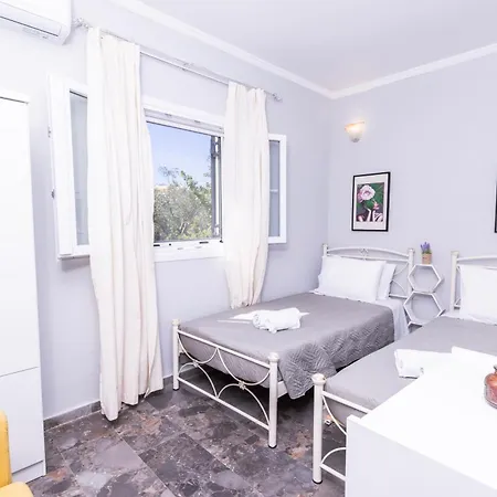 Dağ evi A Flower House *